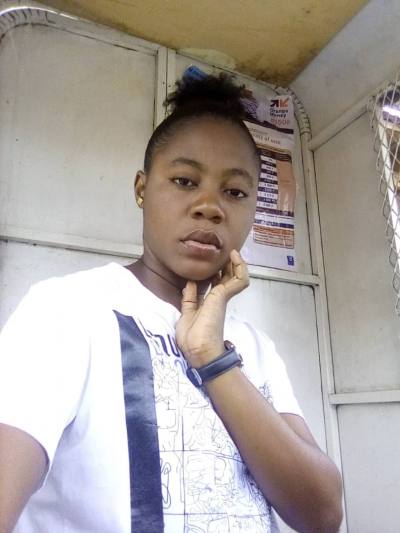 Michelle  28 ans Yaoundé Cameroun