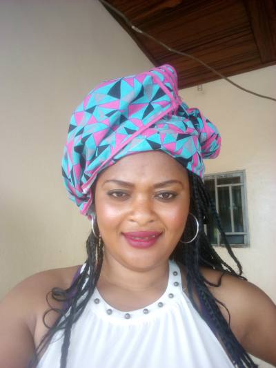 Laurette 36 ans Yaoundé Cameroun