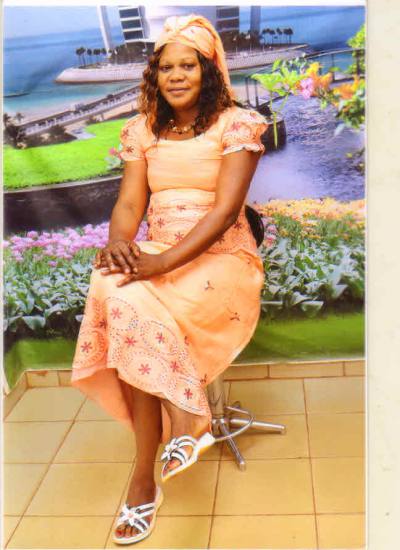 Esther 53 Jahre Yaoundé Kamerun