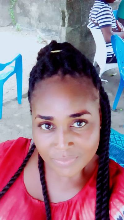 Ruth 33 Jahre Yopougon  Elfenbeinküste