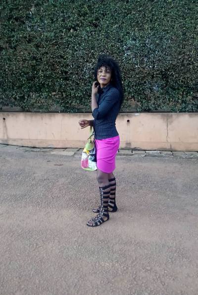 Delphine 40 ans Douala Cameroun