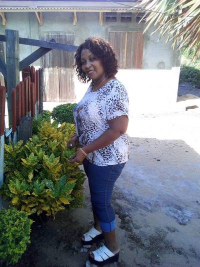 Sakina 51 ans Vohemar Madagascar