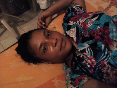 Leliane 29 Jahre Libreville  Gabun