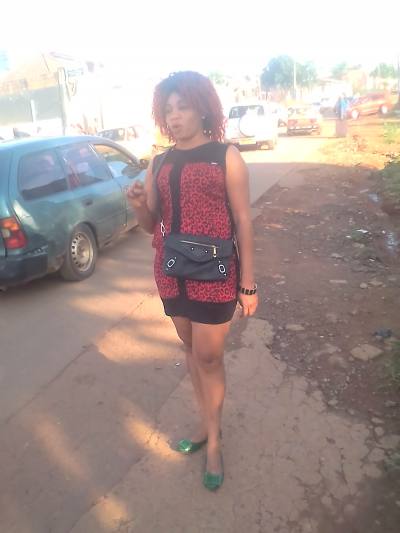 Pivoine 42 ans Yaoundé Cameroun