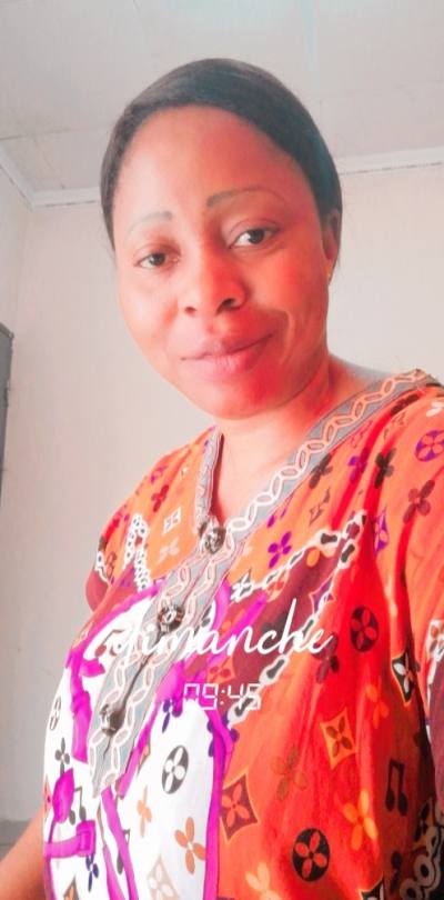 Philomene 34 years Yaoundé  Cameroun