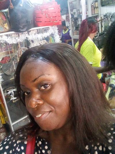 Isabelle 38 Jahre Yaoundé Kamerun