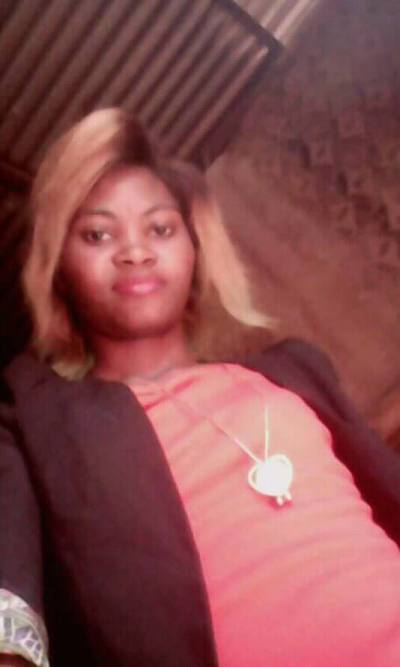 Larissa 31 ans Yaoundé Cameroun