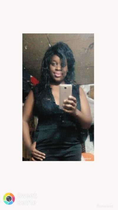 Laure 36 ans Yaoundé Cameroun