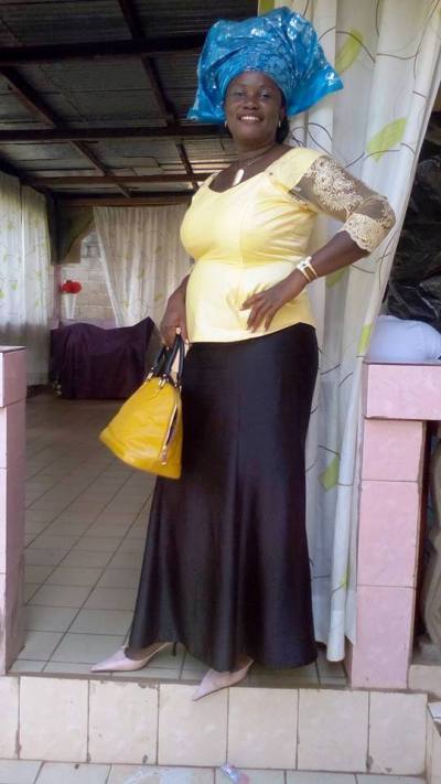 Claire 46 Jahre Yaoundé Kamerun