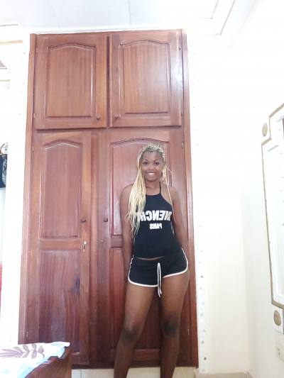 Rachel 33 ans Yaoundé Cameroun