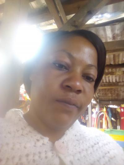 Pauline 40 ans Yaoundé Cameroun