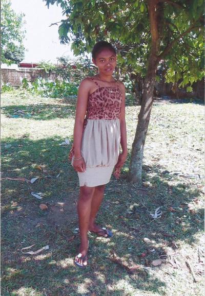 Elia 34 Jahre Toamasina Madagaskar
