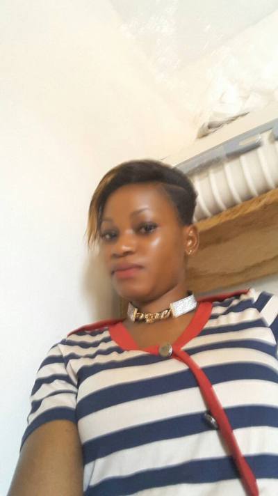 Edwige 28 ans Yaounde Cameroun