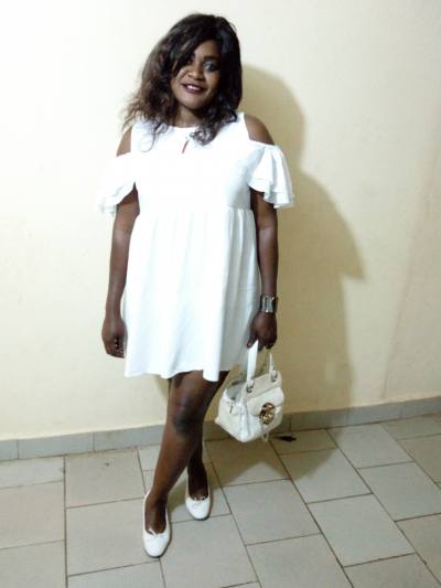 Alice 45 Jahre Yaoundé Kamerun