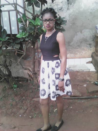 Henriette 37 ans Yaoundé Cameroun