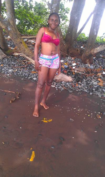 Laurentine 33 ans Yaounde7 Cameroun