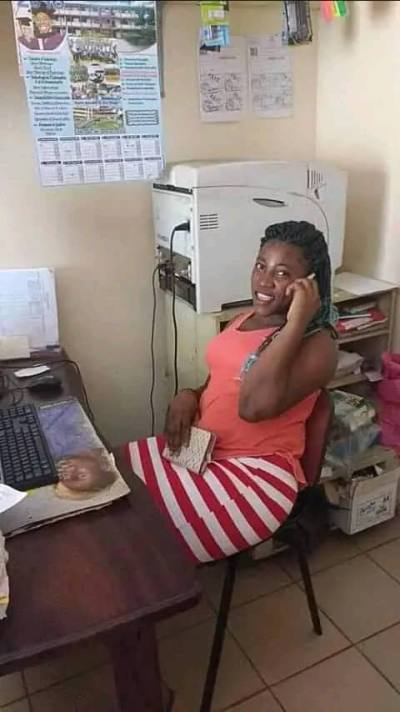Lovelyne 26 ans Yaoundé  Cameroun