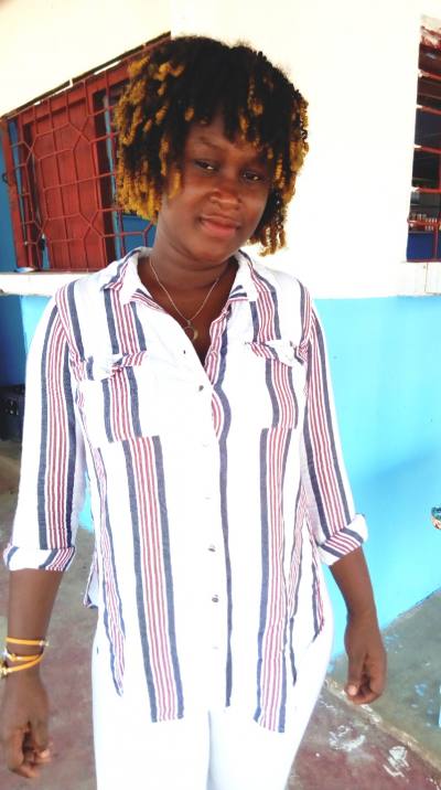 Esther 31 Jahre Abidjan Elfenbeinküste
