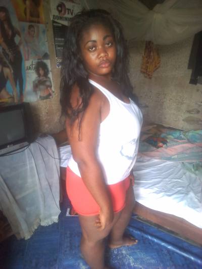 Jeanne 30 ans Ebolowa  Cameroun
