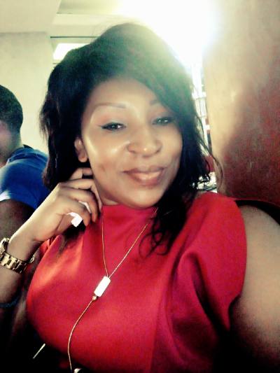 Stephanie 36 ans Yaoundé 4 Cameroun