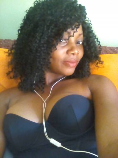 Vivila 34 ans Yaoundé Cameroun