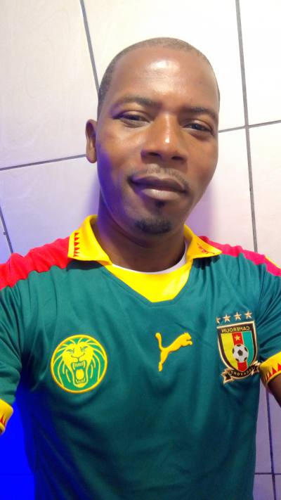 Antoine 49 ans Douala  Cameroun