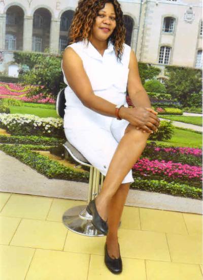 Esther 53 ans Yaoundé Cameroun