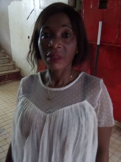 Sylvia 44 Jahre Yaoundé Kamerun