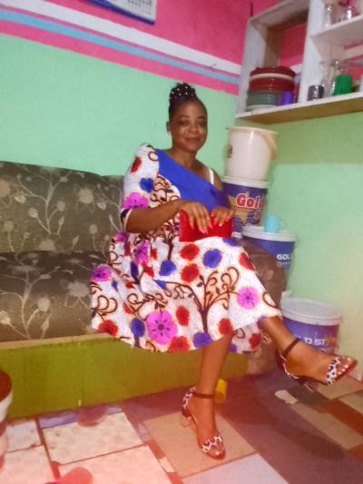 Thérèse 35 Jahre Yaoundé  Kamerun