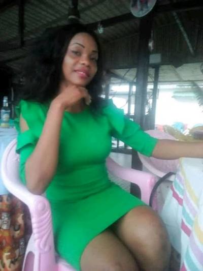 Christelle 32 years Yambassa  Cameroon
