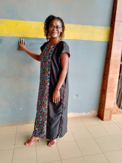 Julienne 33 ans Yaoundé 4 Cameroun
