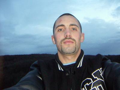 Cedric 38 ans Chateauroux France