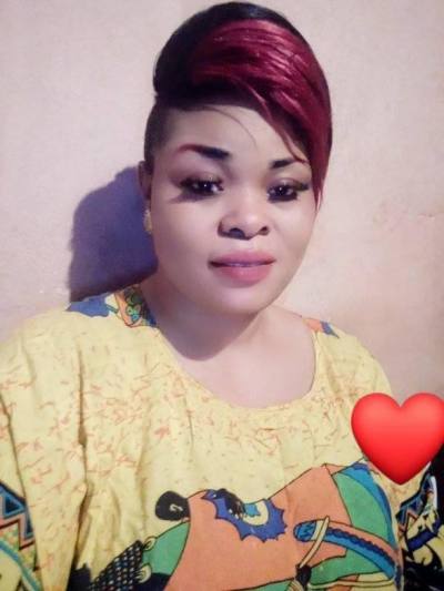 Claudine 38 Jahre Yaoundé 5 Kamerun