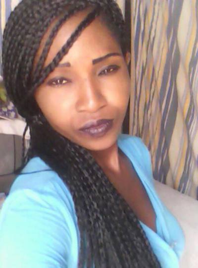 Viviane 36 ans Yaoundé Cameroun