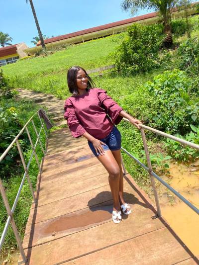Manon 21 years Yaounde Cameroon