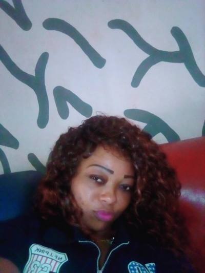 Julienne 37 ans Yaoundé Cameroun