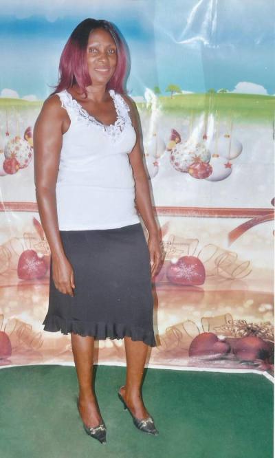 Marie 63 ans Douala Cameroun