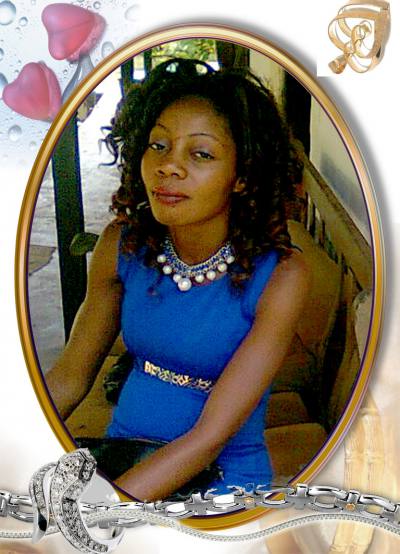 Suzanne 35 Jahre Mbalmayo Kamerun