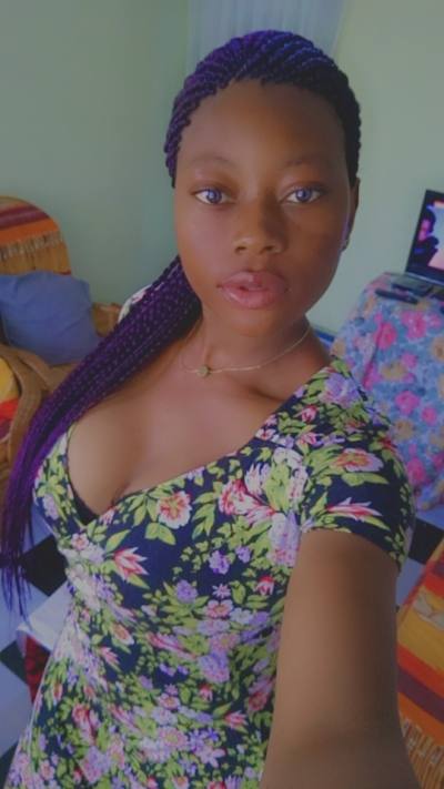 Sadrine 26 ans Yaoundé Cameroun
