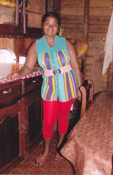 Elodie 34 ans Sambava Madagascar