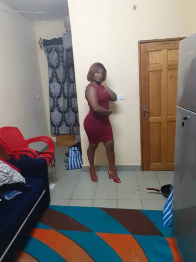 Nina 29 Jahre Yaoundé  Kamerun