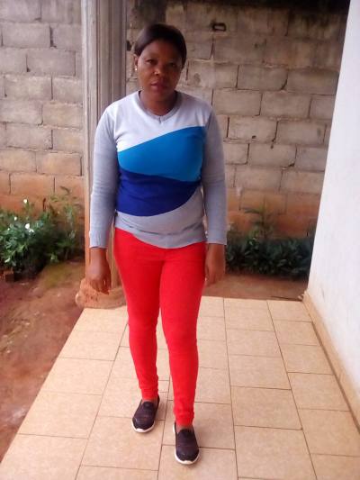 Yvette 40 ans Yaoundé Cameroun