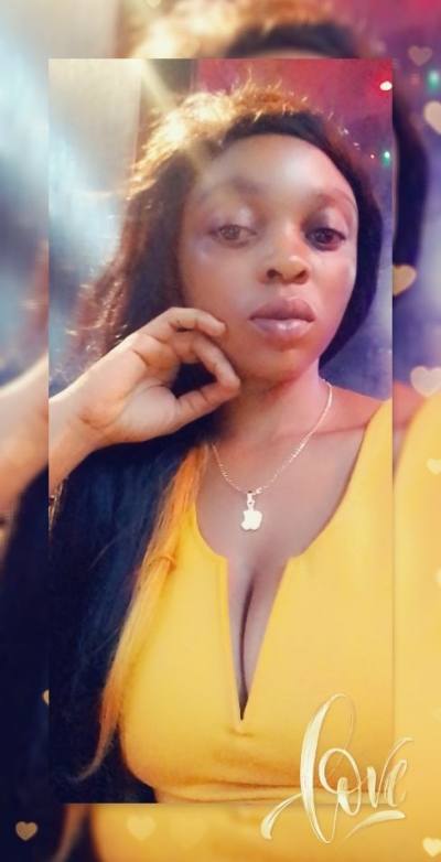 Gaelle 28 ans Douala Cameroun