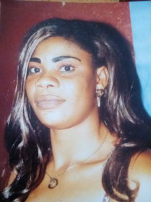 Esther 43 Jahre Yaoundé Kamerun