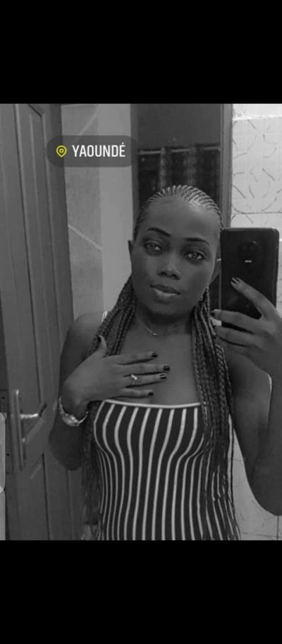 Danielle 32 years Douala  Cameroon
