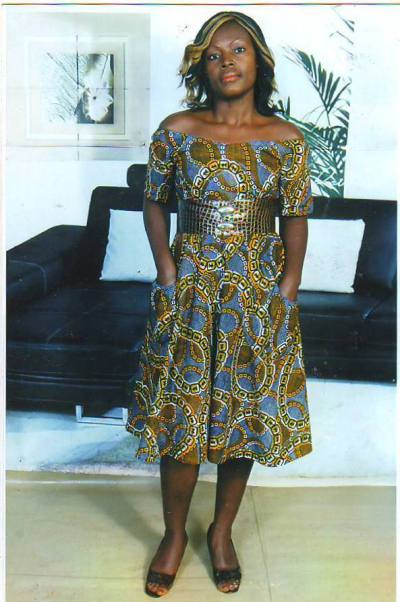 Laure 45 Jahre Yaoundé Kamerun