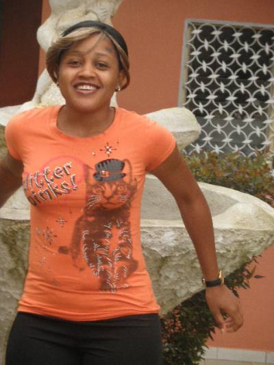 Eliane 34 years Yaoundé Cameroon