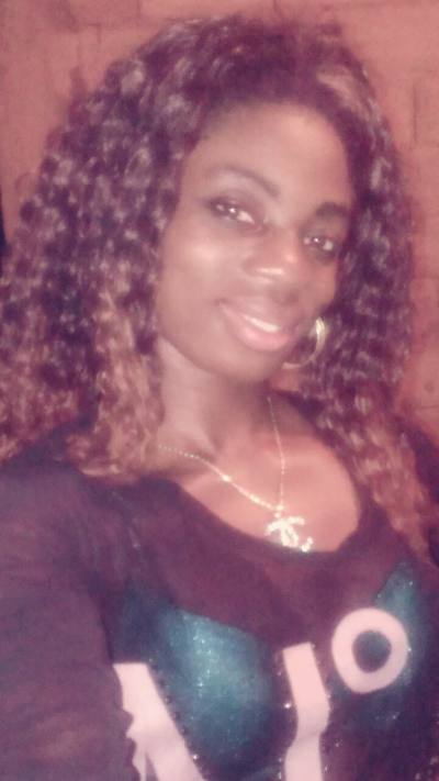 Jeanne 33 ans Yaoundé Cameroun