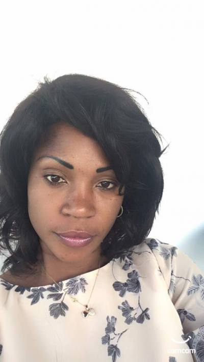 Larissa 42 ans Yaoundé Cameroun