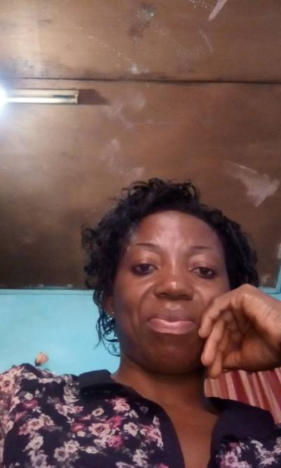 Marie laure 38 ans Yaoundé Cameroun